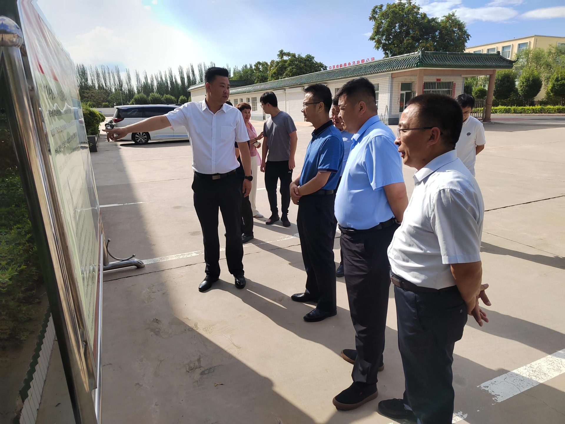 石嘴山市市委常委、政府副市長孫鋒彪蒞臨寧夏興康恒潤農(nóng)業(yè)科技發(fā)展有限公司調(diào)研